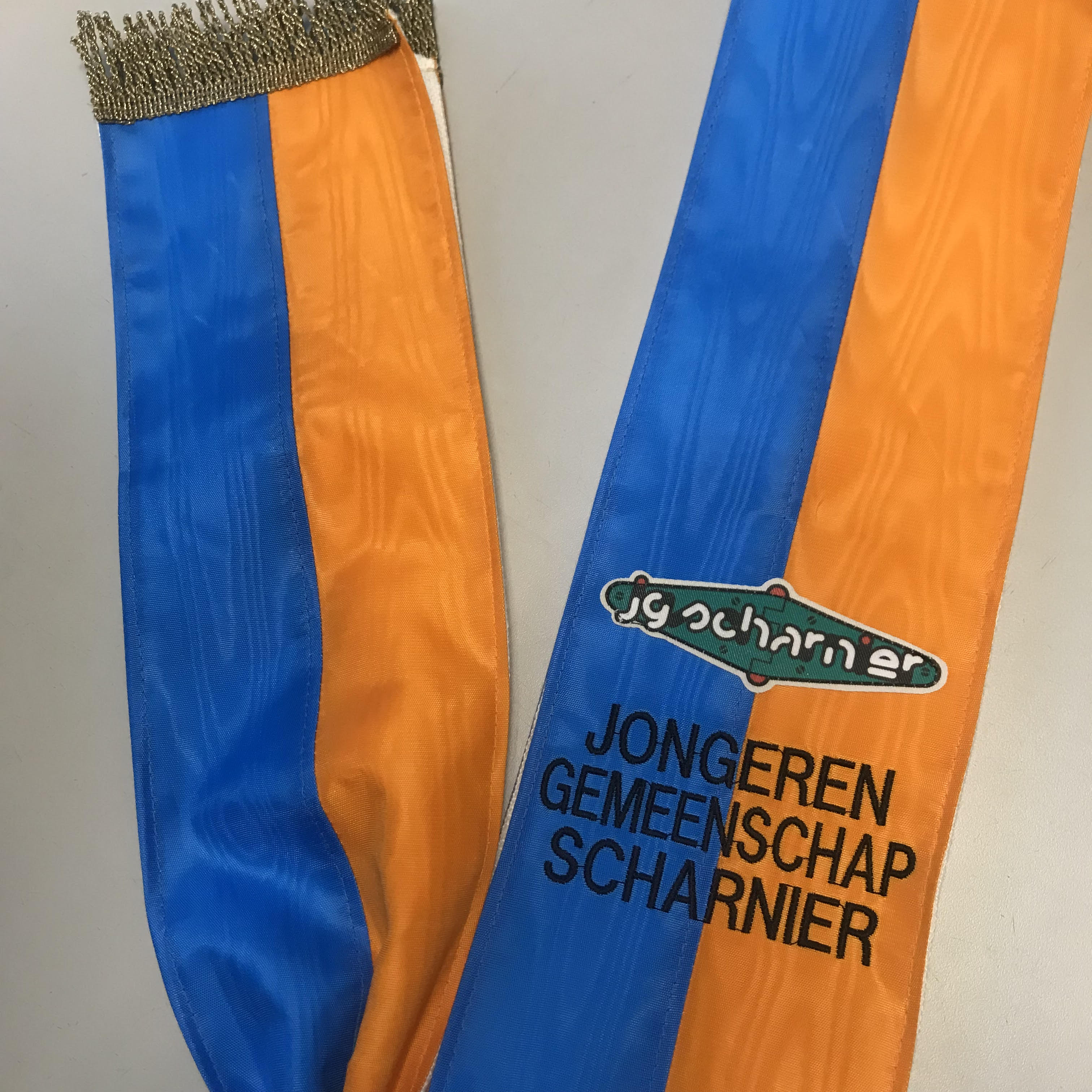 Cadeau lint jeugdhuis